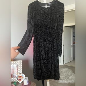 Velvet print Express Puffed Sleeve Dress